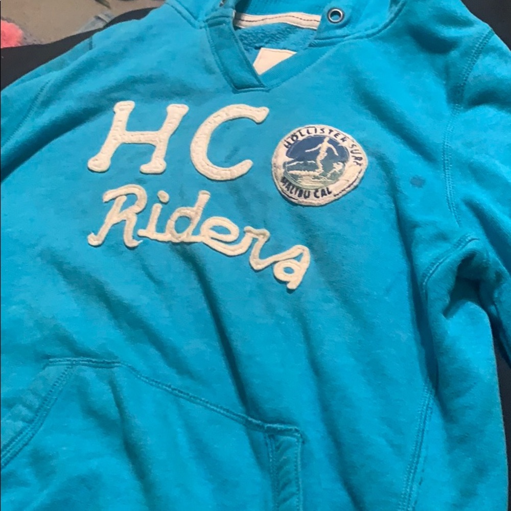 hollister sweatshirt